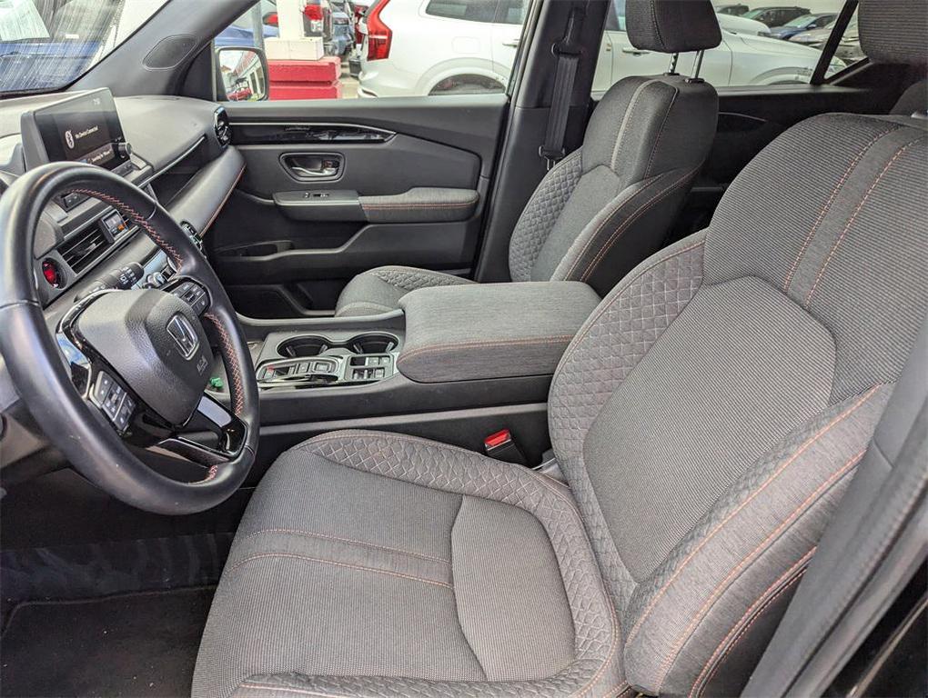 used 2023 Honda Pilot car, priced at $33,000