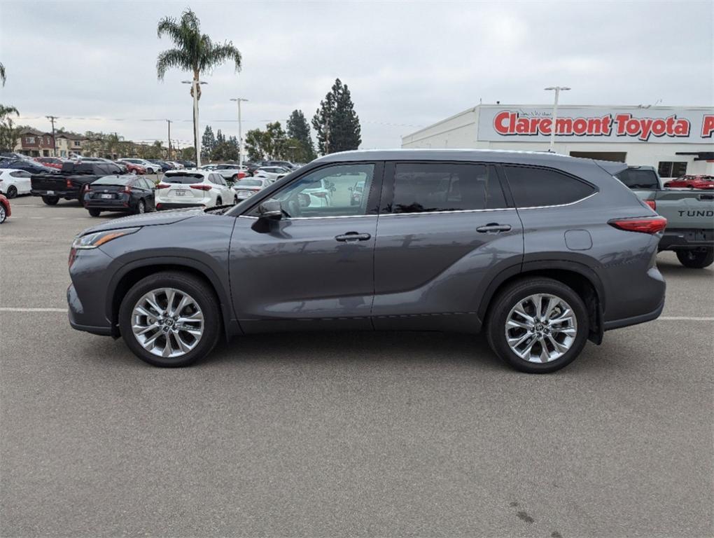 used 2023 Toyota Highlander car, priced at $44,988