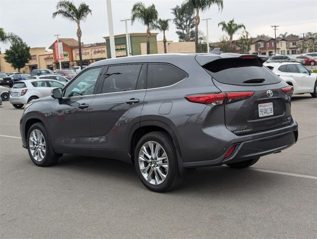 used 2023 Toyota Highlander car, priced at $44,988