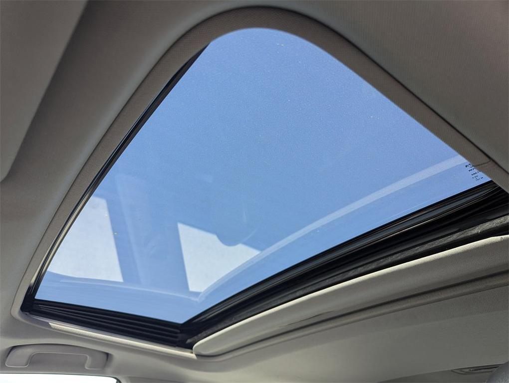 used 2018 Toyota Camry Hybrid car, priced at $25,900