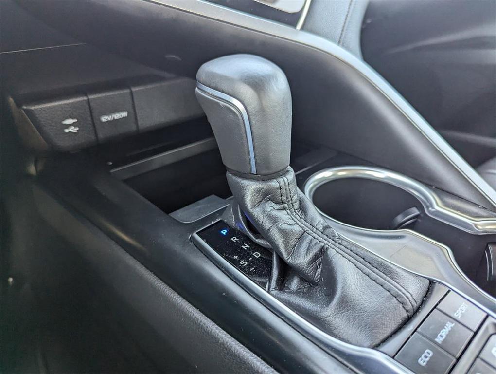 used 2018 Toyota Camry Hybrid car, priced at $25,900