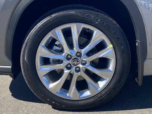 new 2026 Toyota Highlander car, priced at $53,363