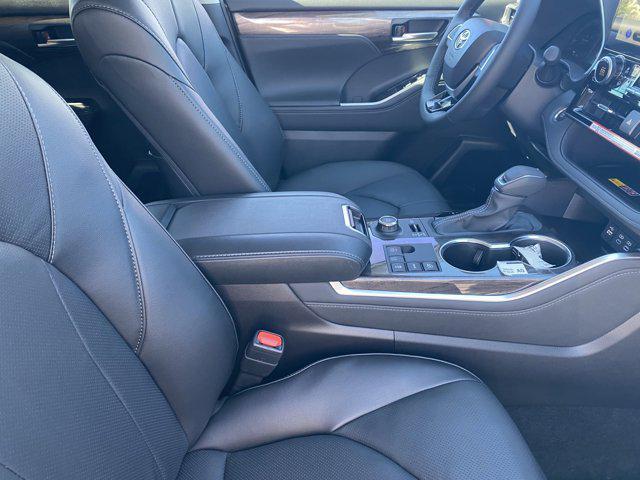 new 2026 Toyota Highlander car, priced at $53,363