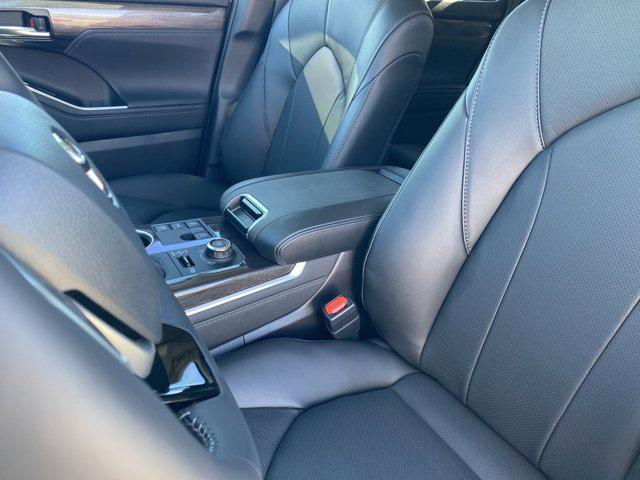 new 2026 Toyota Highlander car, priced at $53,363