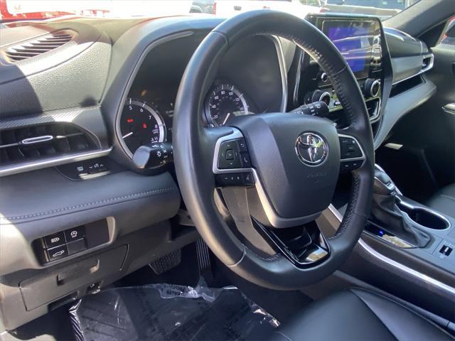 used 2024 Toyota Highlander car, priced at $42,300