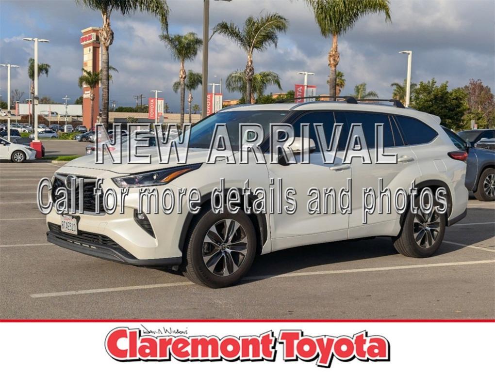 used 2021 Toyota Highlander car, priced at $29,288