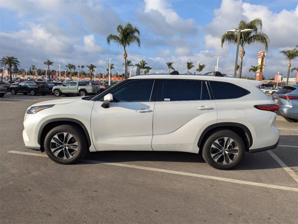 used 2021 Toyota Highlander car, priced at $29,288