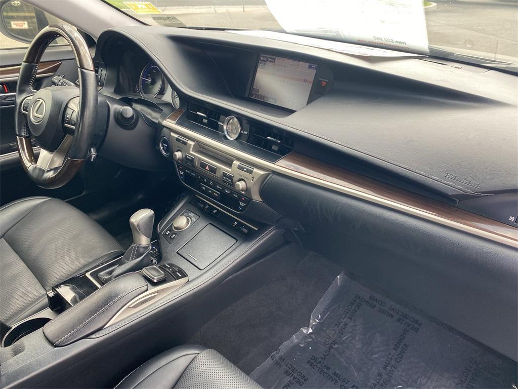 used 2016 Lexus ES 300h car, priced at $18,900