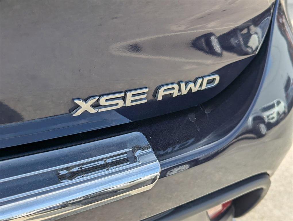 used 2023 Toyota Highlander car, priced at $38,400