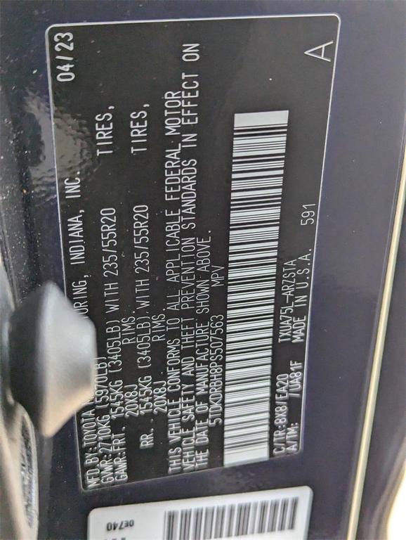 used 2023 Toyota Highlander car, priced at $38,400