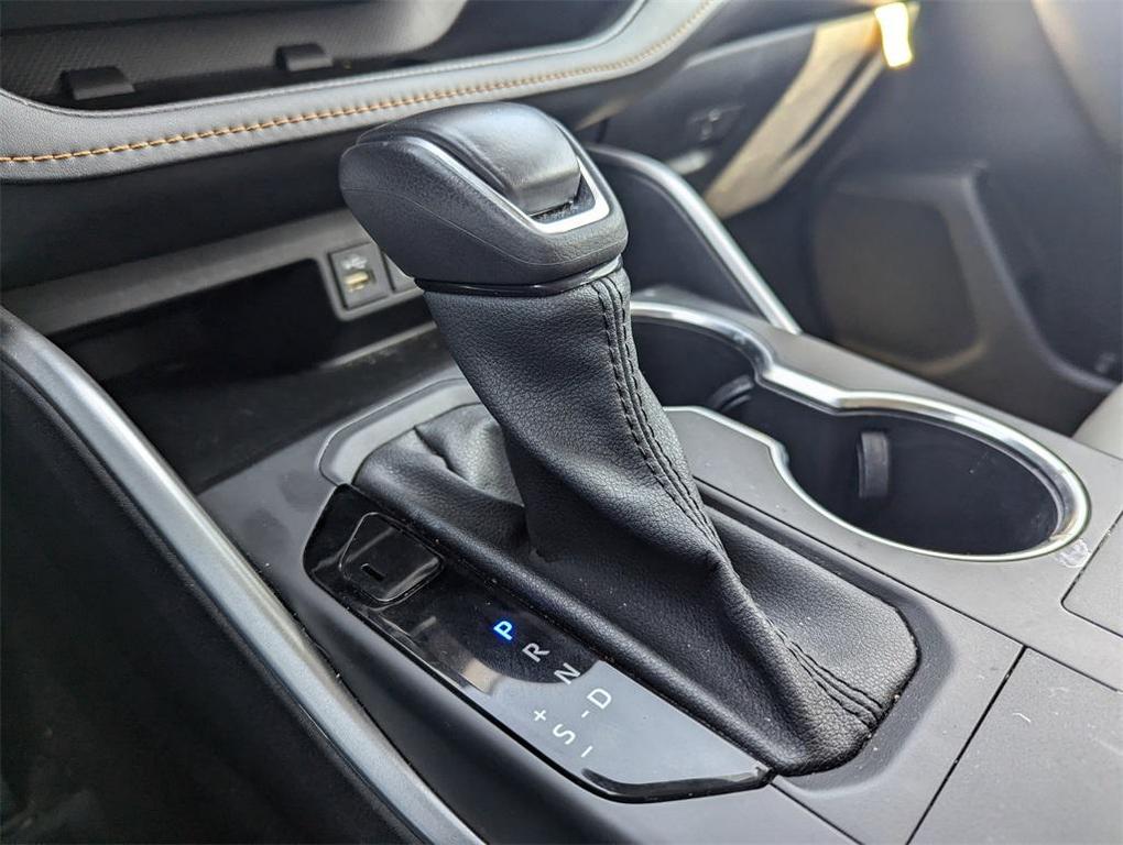 used 2023 Toyota Highlander Hybrid car, priced at $40,900