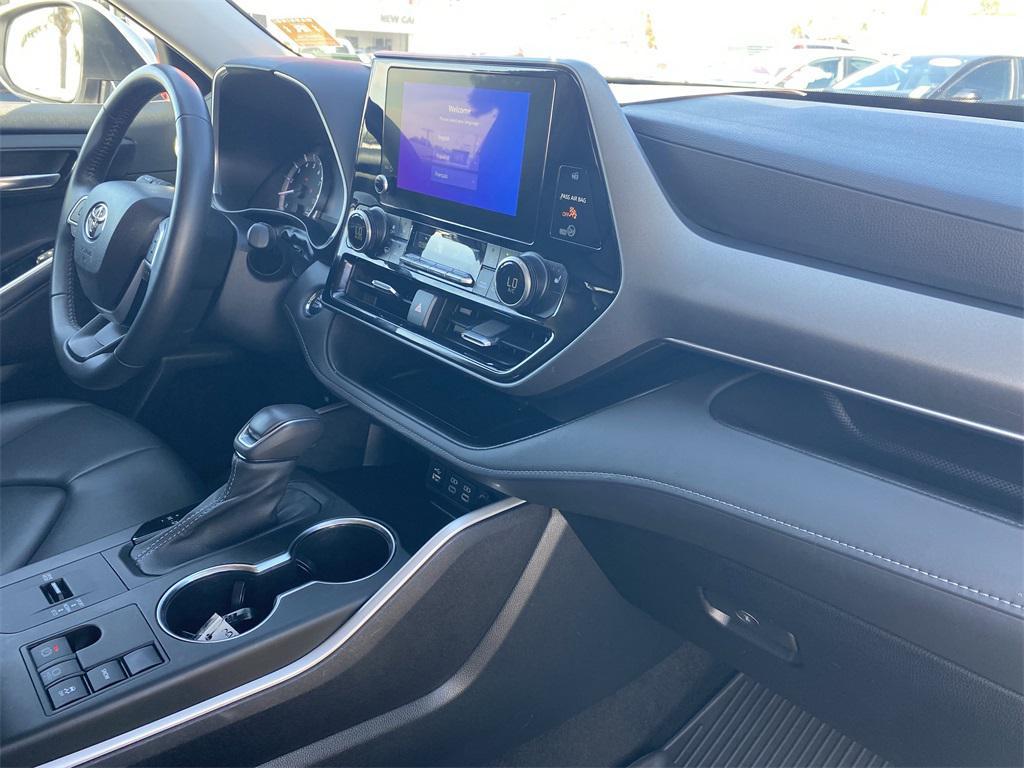 used 2023 Toyota Highlander car, priced at $34,700