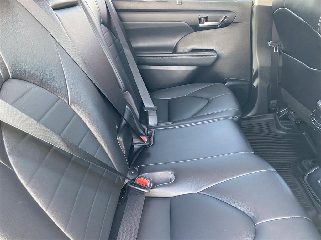 used 2023 Toyota Highlander car, priced at $34,700