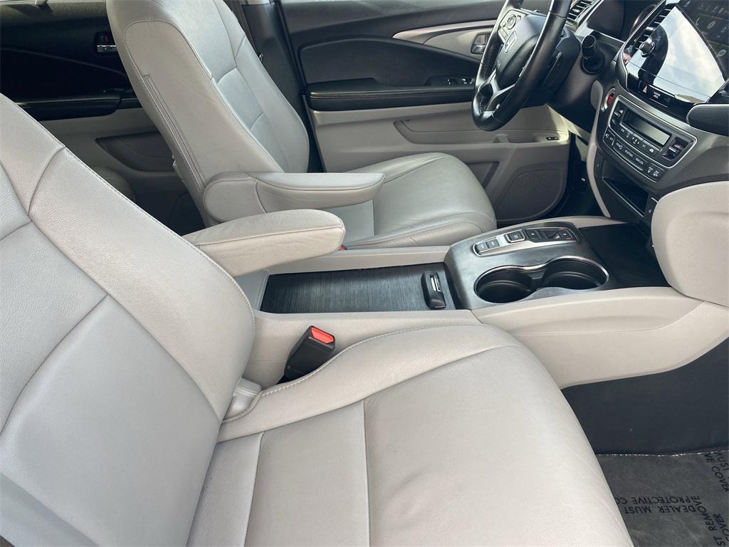 used 2022 Honda Pilot car, priced at $27,500