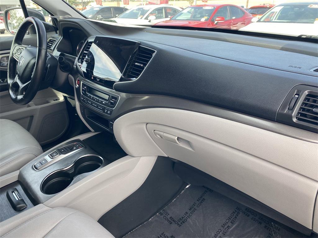 used 2022 Honda Pilot car, priced at $27,500