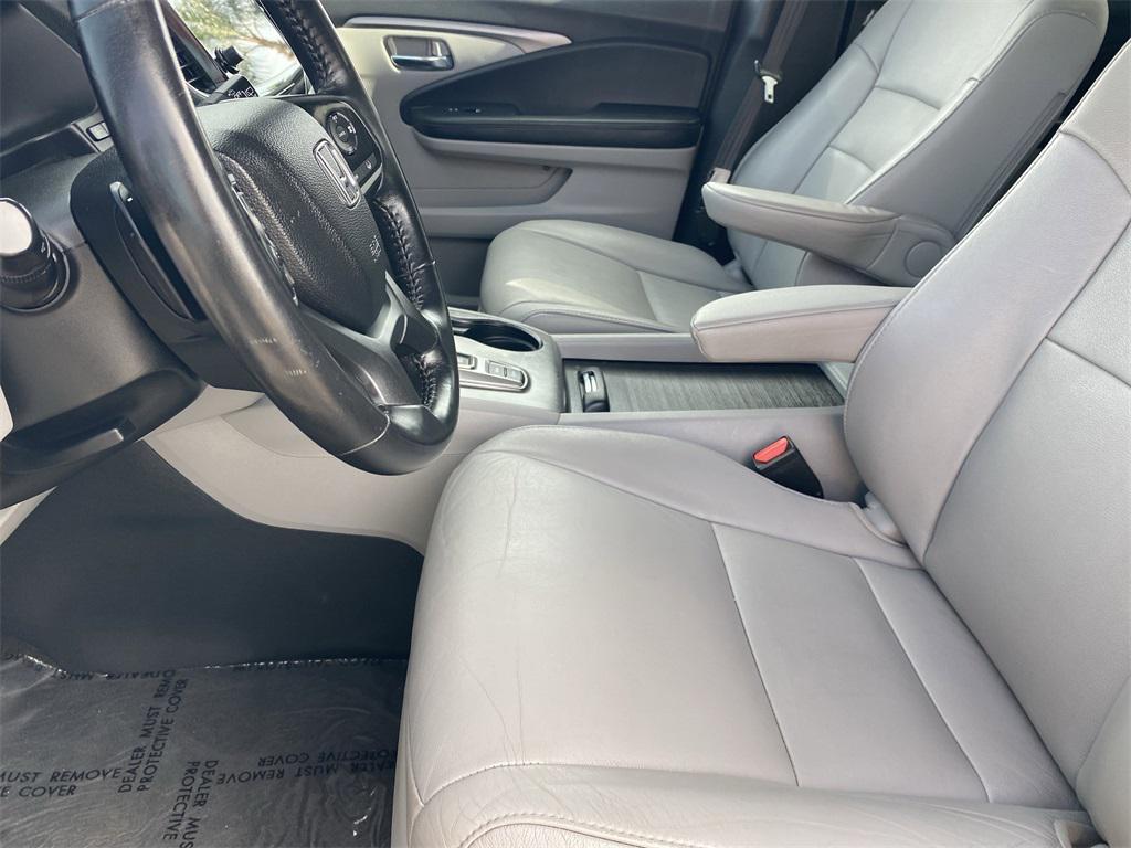 used 2022 Honda Pilot car, priced at $27,500