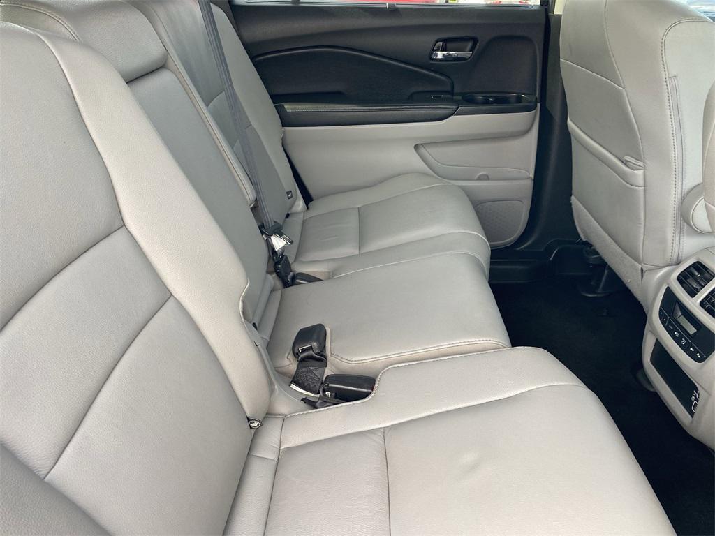 used 2022 Honda Pilot car, priced at $27,500