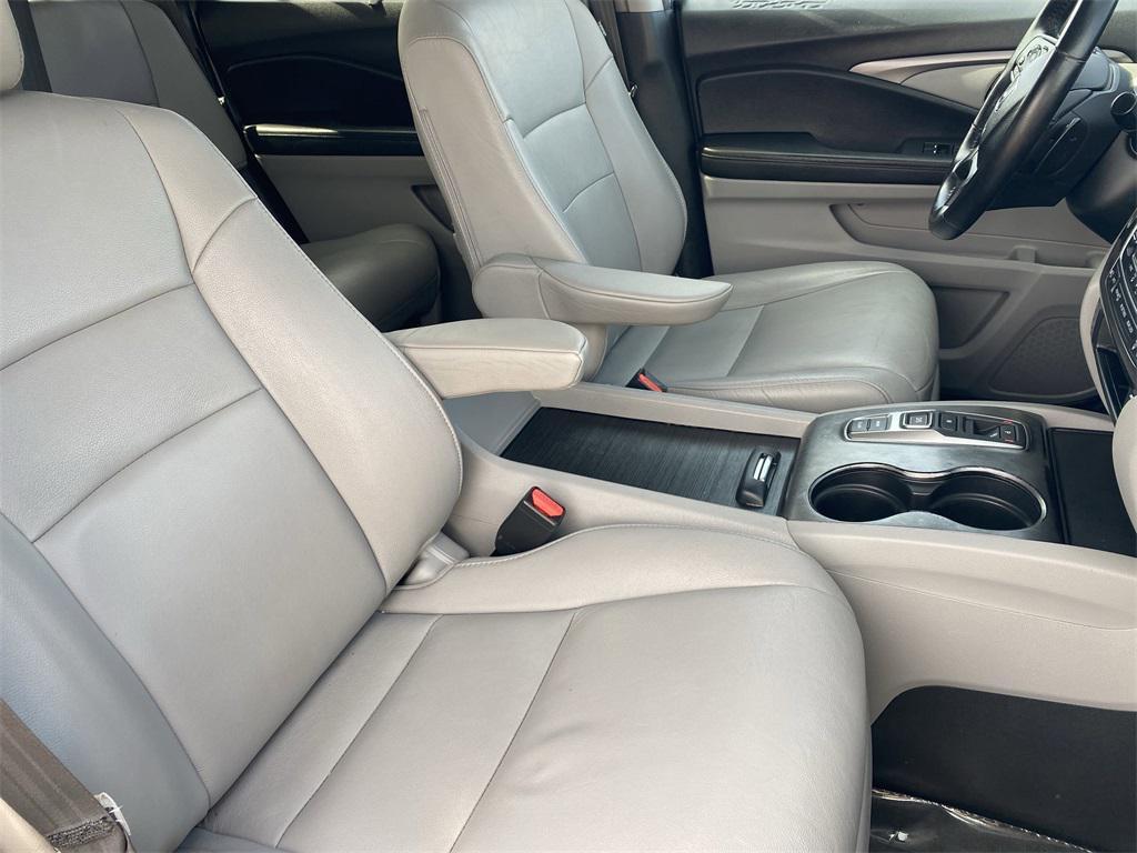 used 2022 Honda Pilot car, priced at $27,500