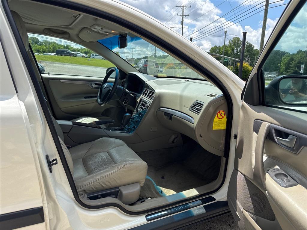 used 2002 Volvo S60 car, priced at $4,270