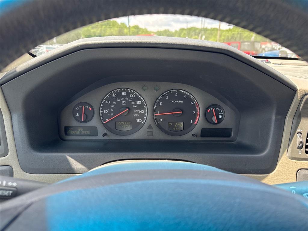 used 2002 Volvo S60 car, priced at $4,270