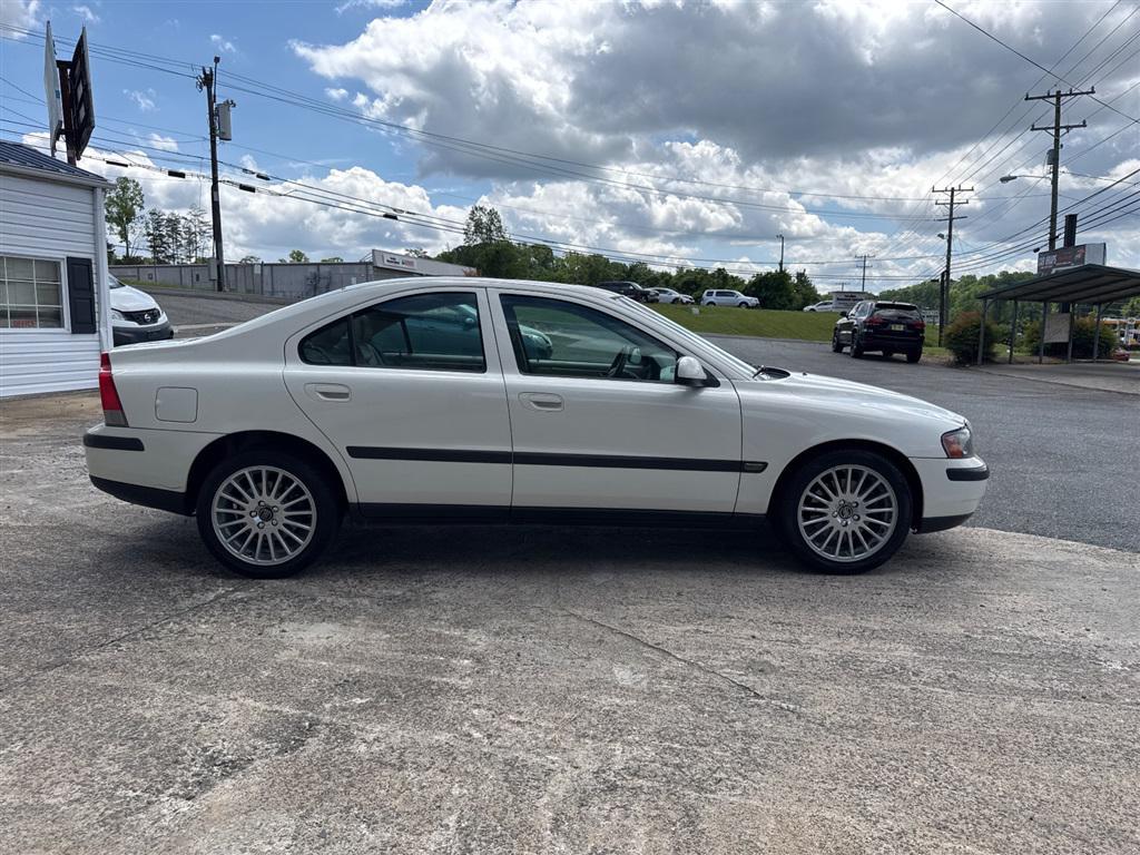 used 2002 Volvo S60 car, priced at $4,270