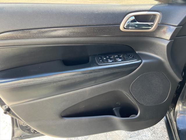 used 2016 Jeep Grand Cherokee car, priced at $9,377