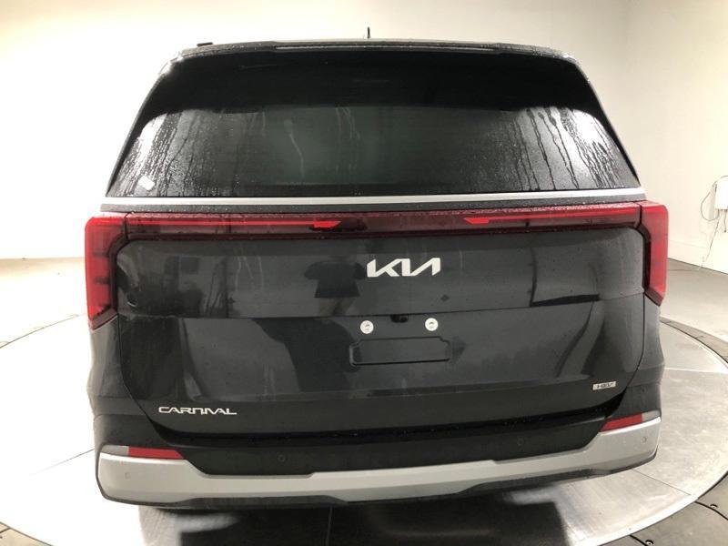 new 2025 Kia Carnival Hybrid car, priced at $43,860