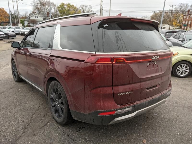 used 2024 Kia Carnival car, priced at $44,777