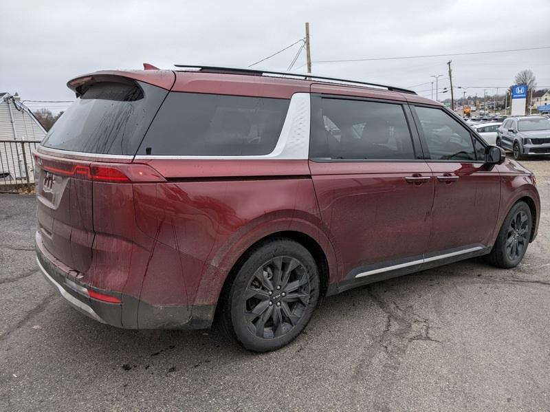 used 2024 Kia Carnival car, priced at $44,777