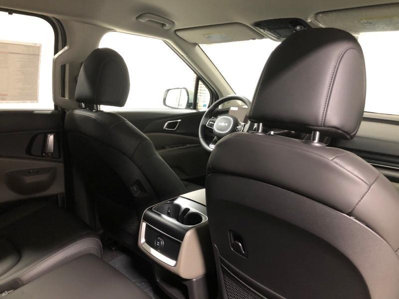 new 2025 Kia Carnival Hybrid car, priced at $43,860