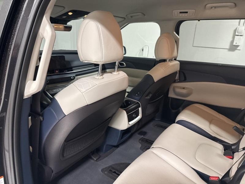 new 2025 Kia Carnival Hybrid car, priced at $44,125