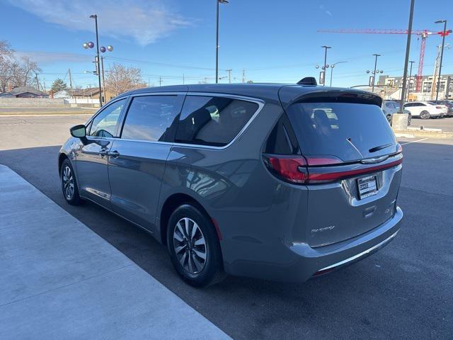 used 2023 Chrysler Pacifica Hybrid car, priced at $23,889