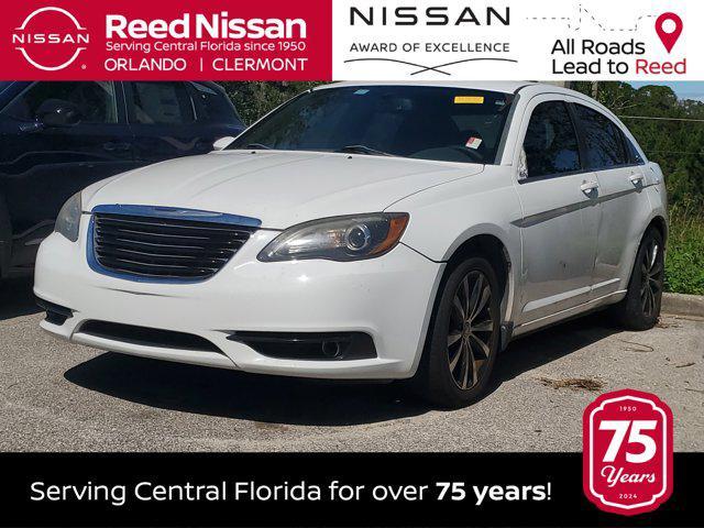 used 2013 Chrysler 200 car