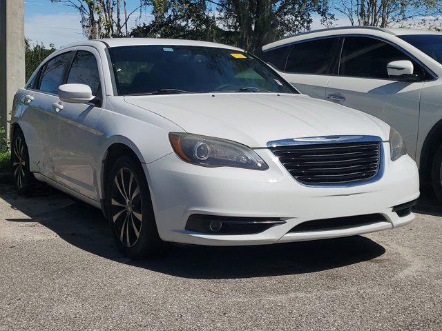 used 2013 Chrysler 200 car