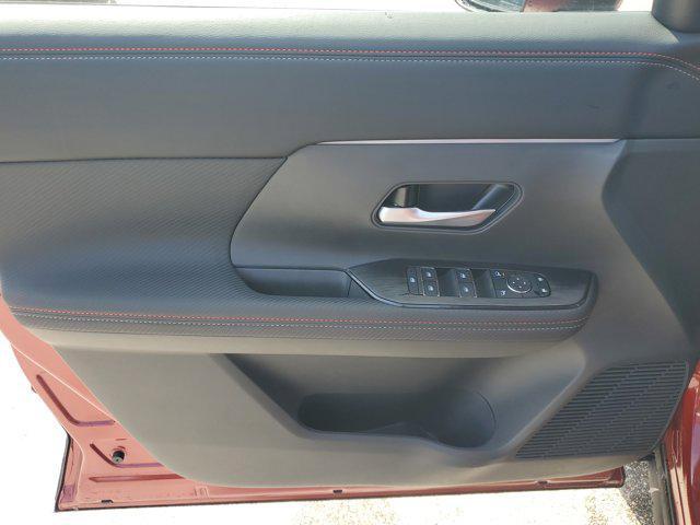 new 2025 Nissan Kicks car, priced at $28,985