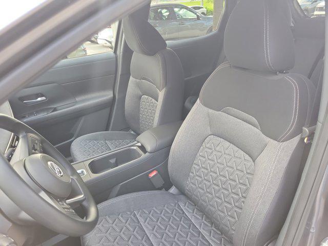 new 2025 Nissan Kicks car, priced at $23,395