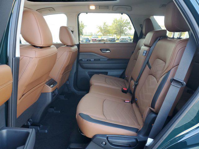 new 2025 Nissan Pathfinder car, priced at $52,605