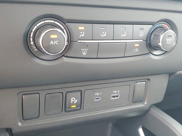 new 2025 Nissan Frontier car, priced at $35,455