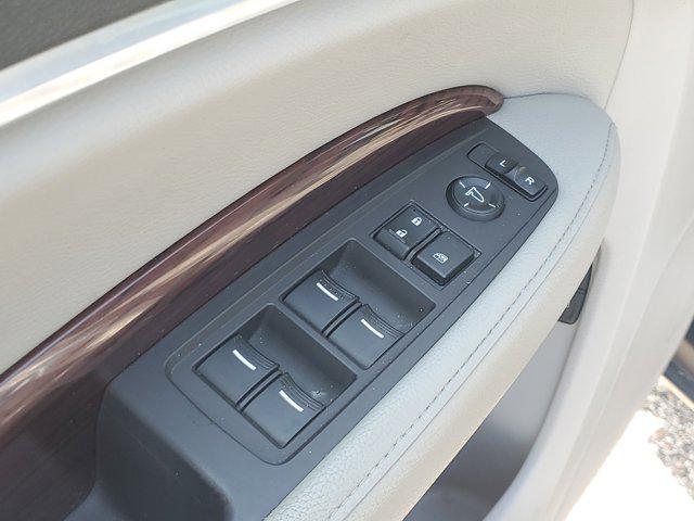 used 2016 Acura MDX car, priced at $16,977