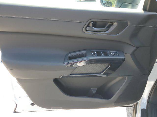 new 2025 Nissan Pathfinder car, priced at $42,225