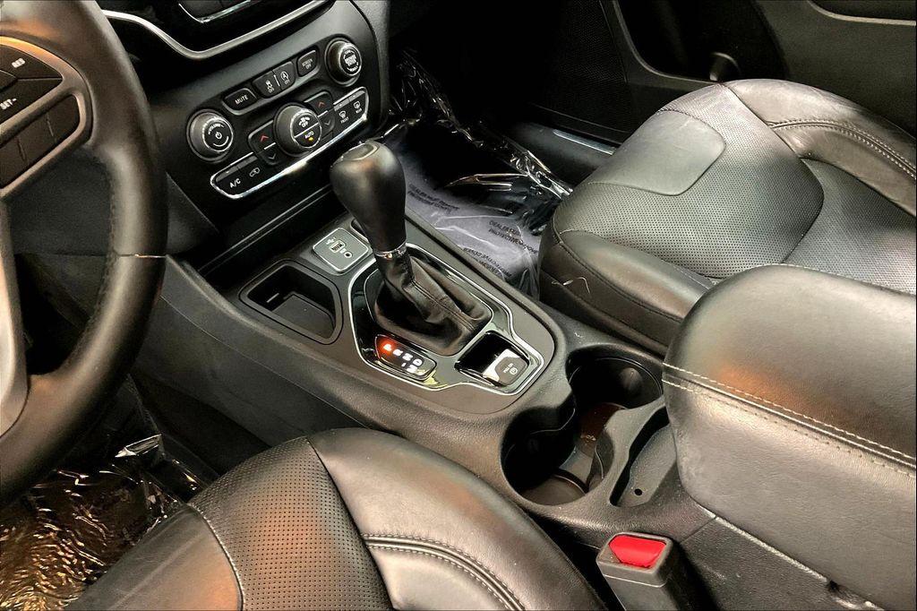 used 2020 Jeep Cherokee car, priced at $20,995