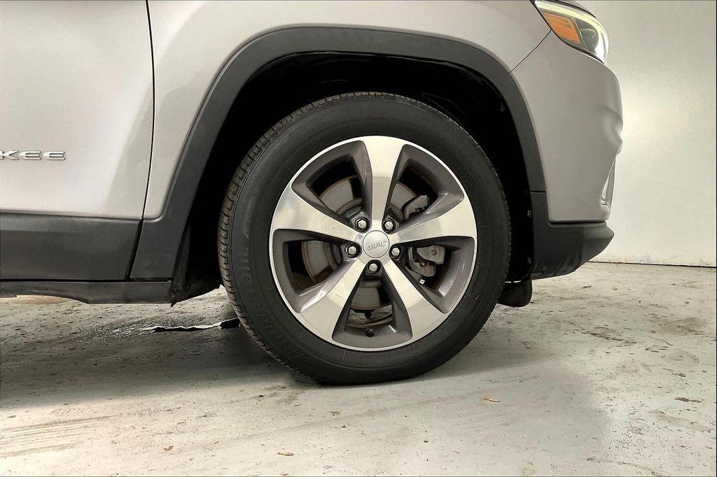 used 2020 Jeep Cherokee car, priced at $20,995