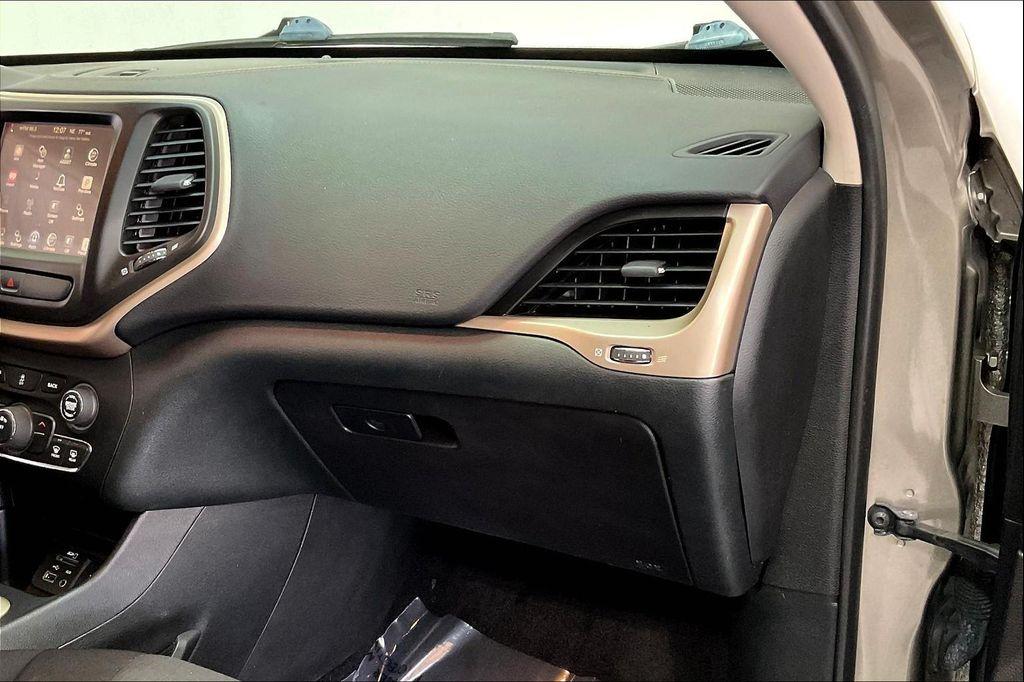 used 2017 Jeep Cherokee car, priced at $10,295