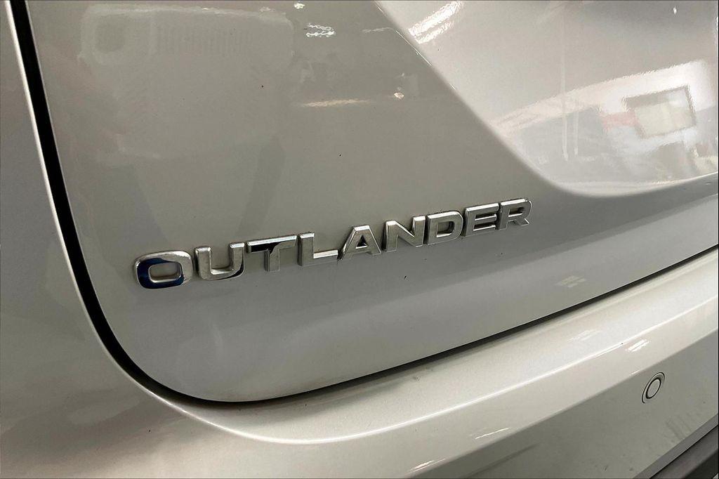 used 2024 Mitsubishi Outlander car, priced at $26,595