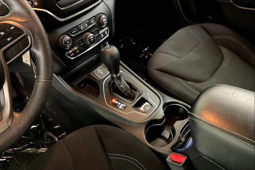 used 2019 Jeep Cherokee car, priced at $13,995