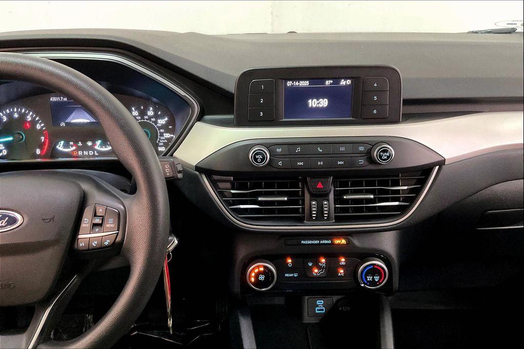 used 2022 Ford Escape car, priced at $19,595
