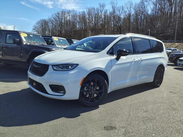 new 2024 Chrysler Pacifica car, priced at $48,800