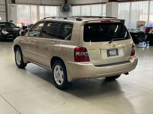 used 2004 Toyota Highlander car, priced at $8,499