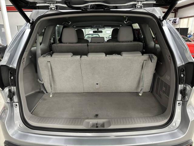 used 2015 Toyota Highlander car, priced at $17,497