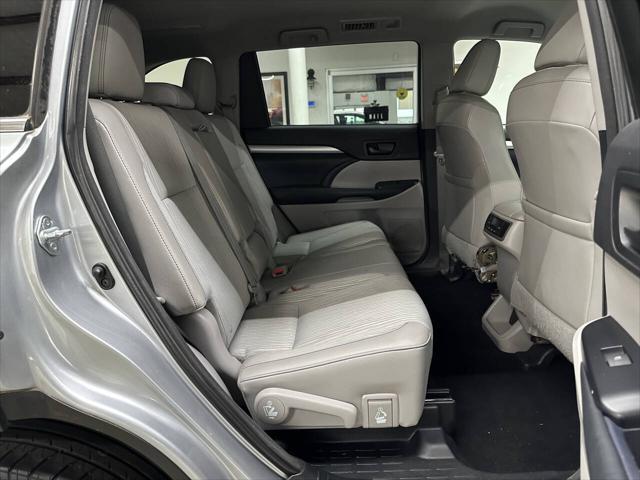 used 2015 Toyota Highlander car, priced at $17,497